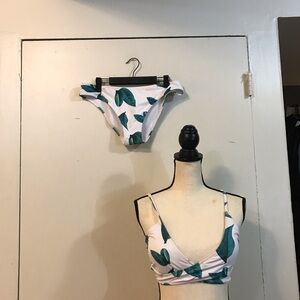 Apparel swimsuit set